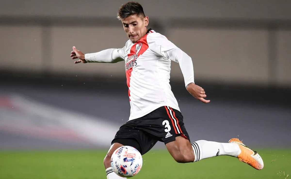 River rechazó otra oferta por Angileri a 10 meses de quedar libre