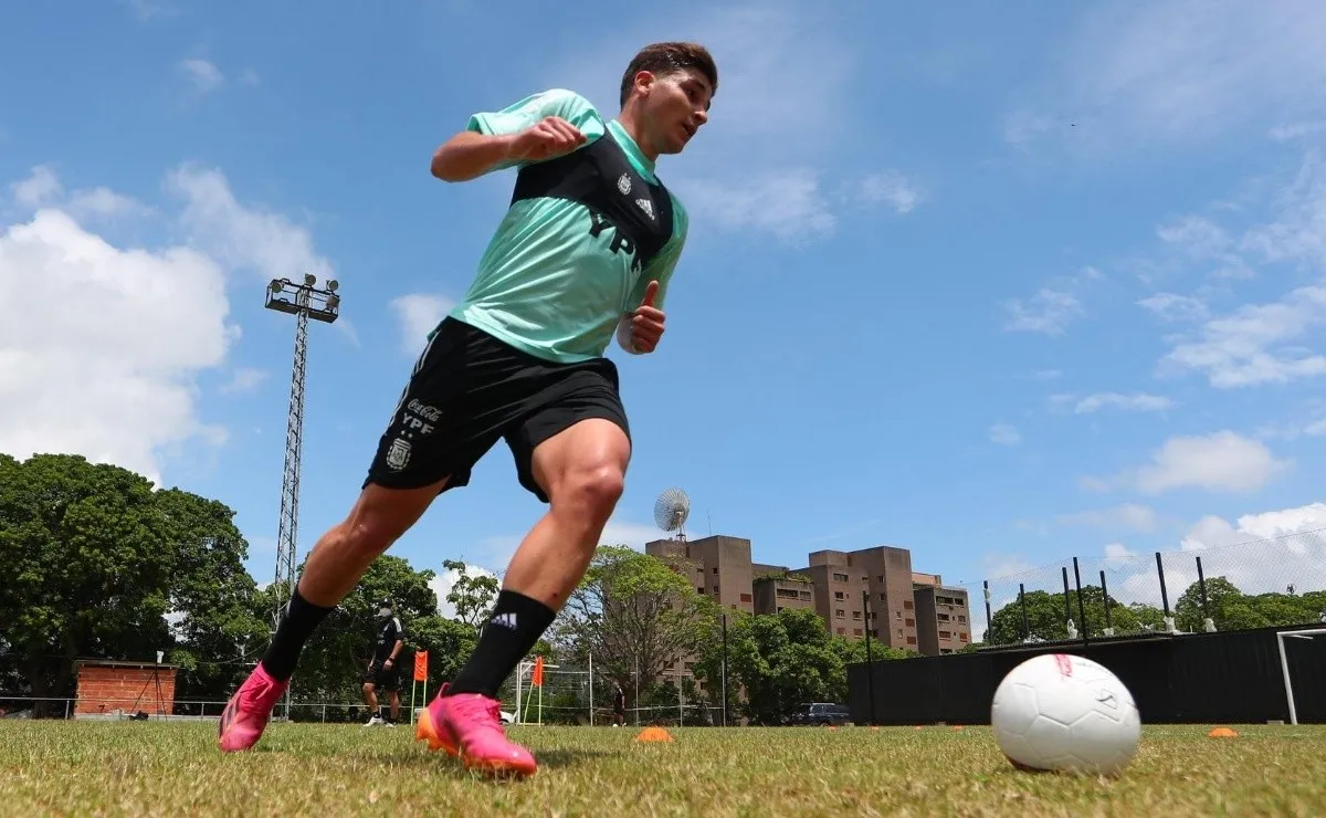 Julián Álvarez y Franco Armani fueron los únicos dos jugadores que se entrenaron con la Selección Argentina de cara al partido contra Venezuela.