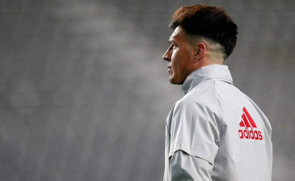 Enrique Bologna regresa al arco de River, su último encuentro fue en diciembre de 2020 ante Argentinos Juniors por la Copa Diego Maradona.