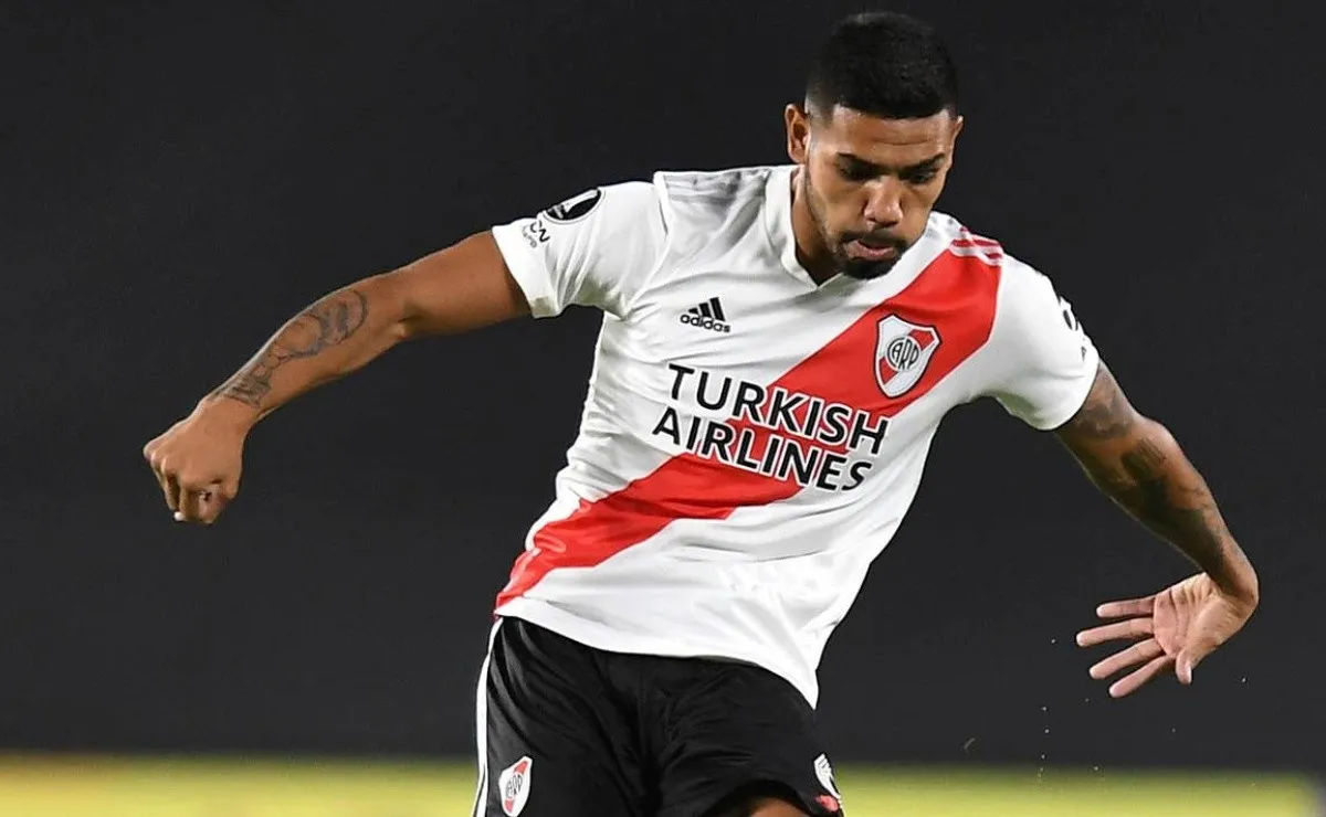 River deberá negociar con Defensa y Justicia para comprar los derechos federativos del marcador central, los mismos están tasados en 4 millones de dólares.