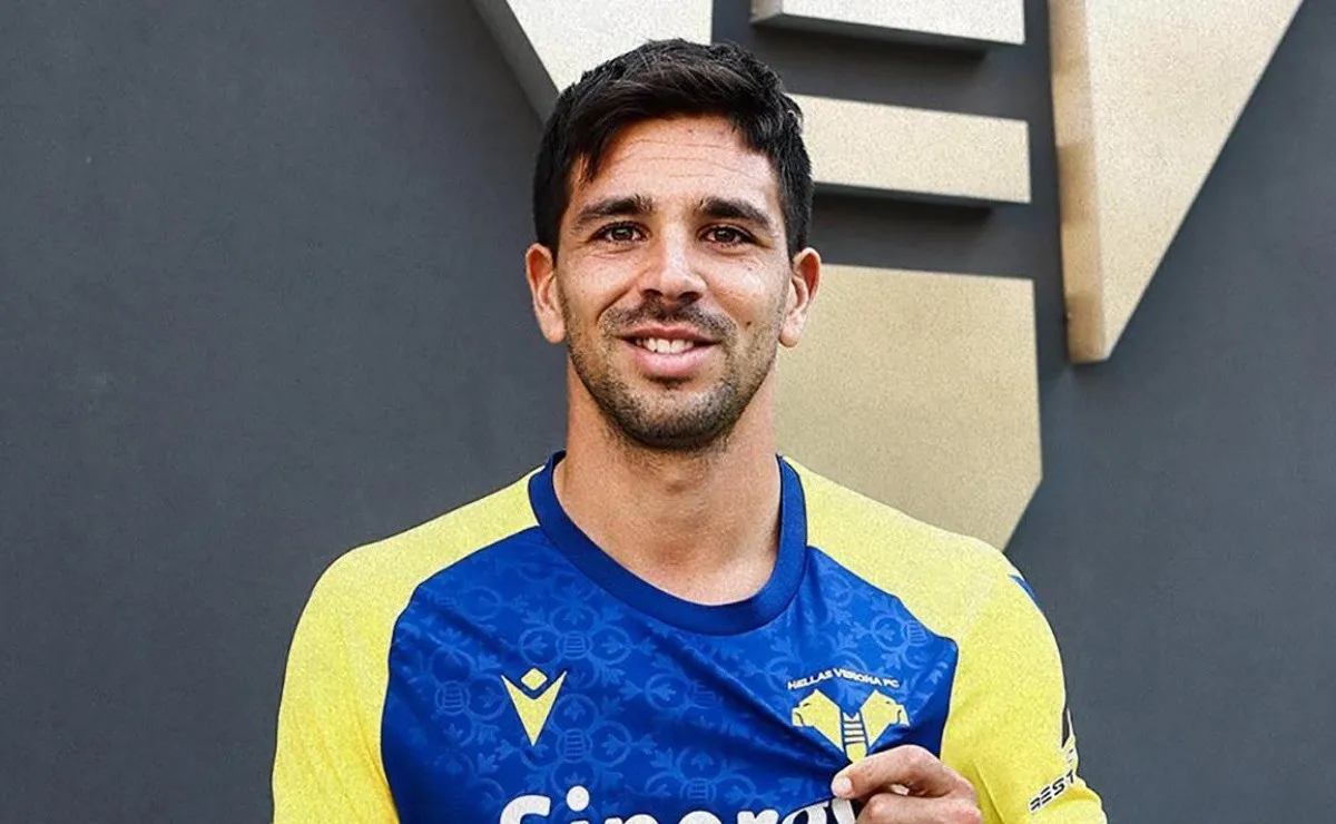 El ex River ya posó con sus nuevos colores.