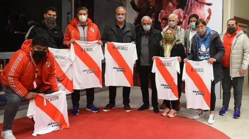 Rodolfo D'Onofrio junto a los representantes de River en los Juegos Olímpicos de Tokio.