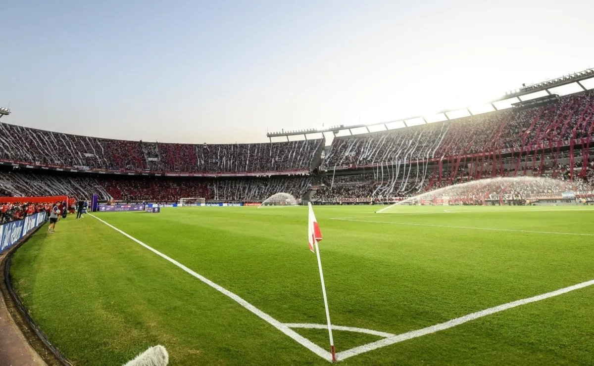 Cómo sería la vuelta de los hinchas al Monumental