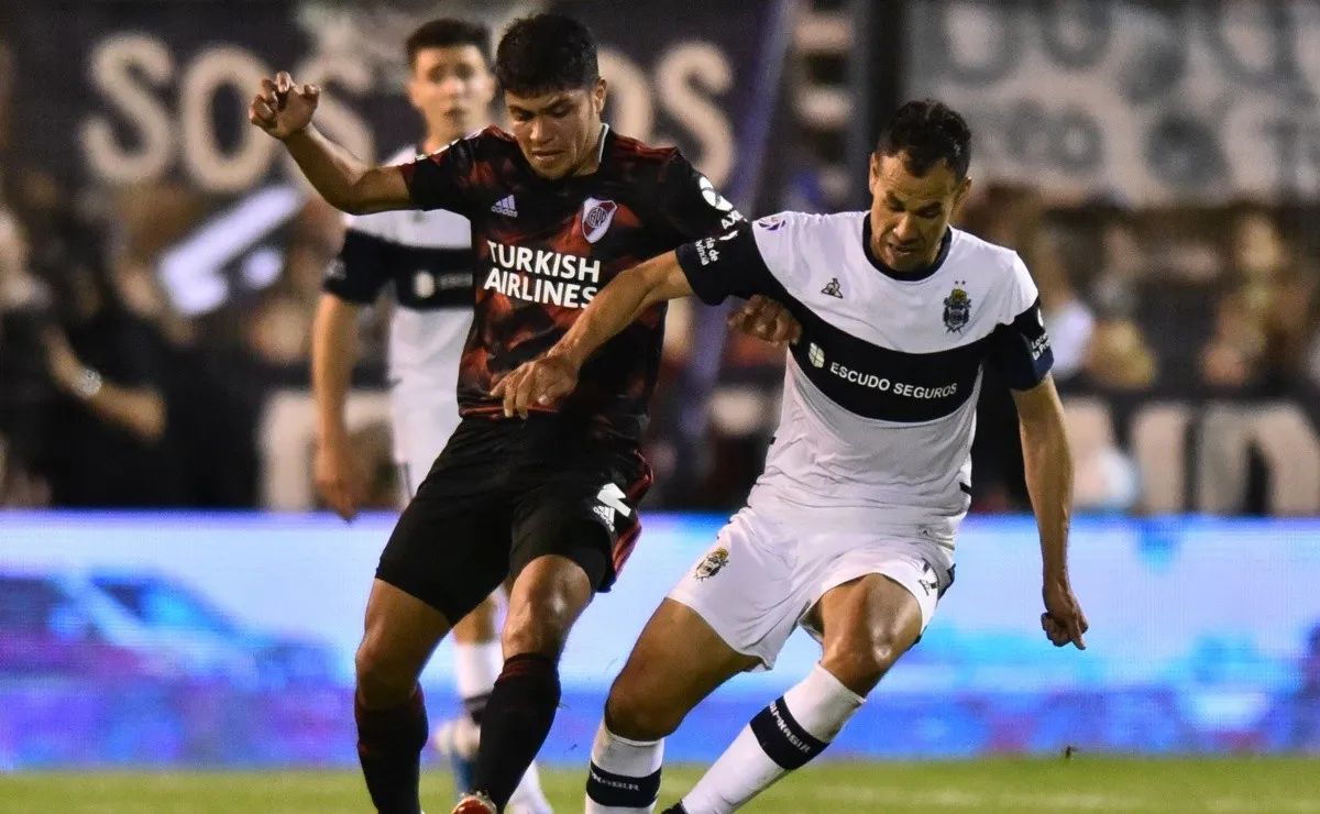 River visita a Gimnasia de La Plata en el Bosque.