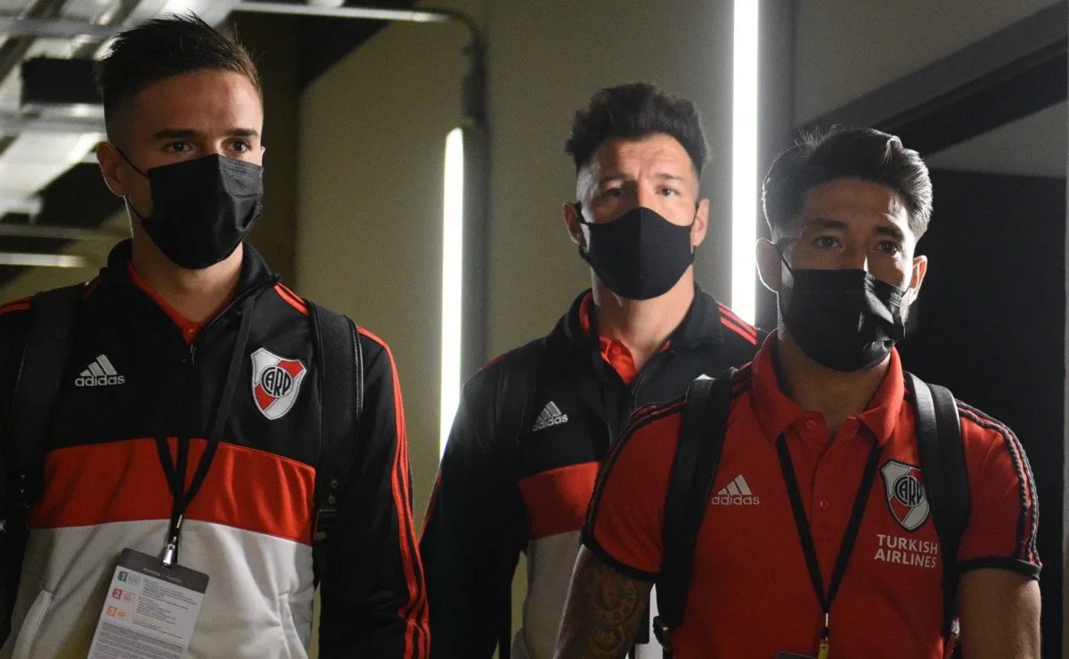 El Millonario ya está en el Mineirao y aguarda por el comienzo del partido.