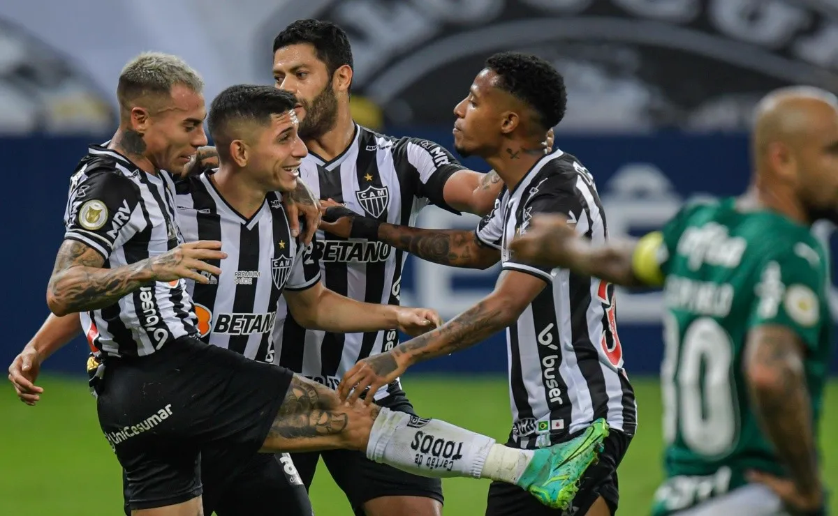 El festejo de los jugadores del Galo después del segundo gol.