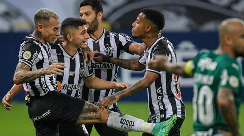 El festejo de los jugadores del Galo después del segundo gol.