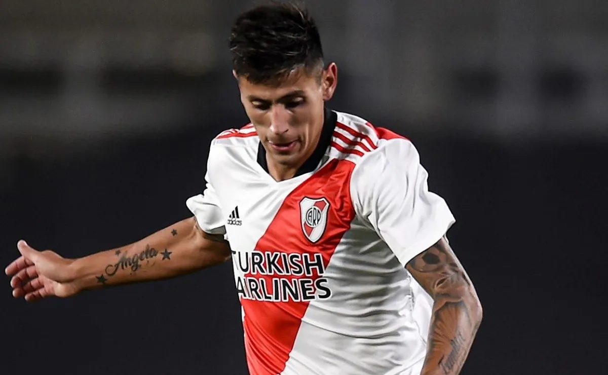 Fabrizio Angileri se entrenó a la par de sus compañeros en el River Camp y estará disponible para el partido del próximo miércoles ante Atlético Mineiro.