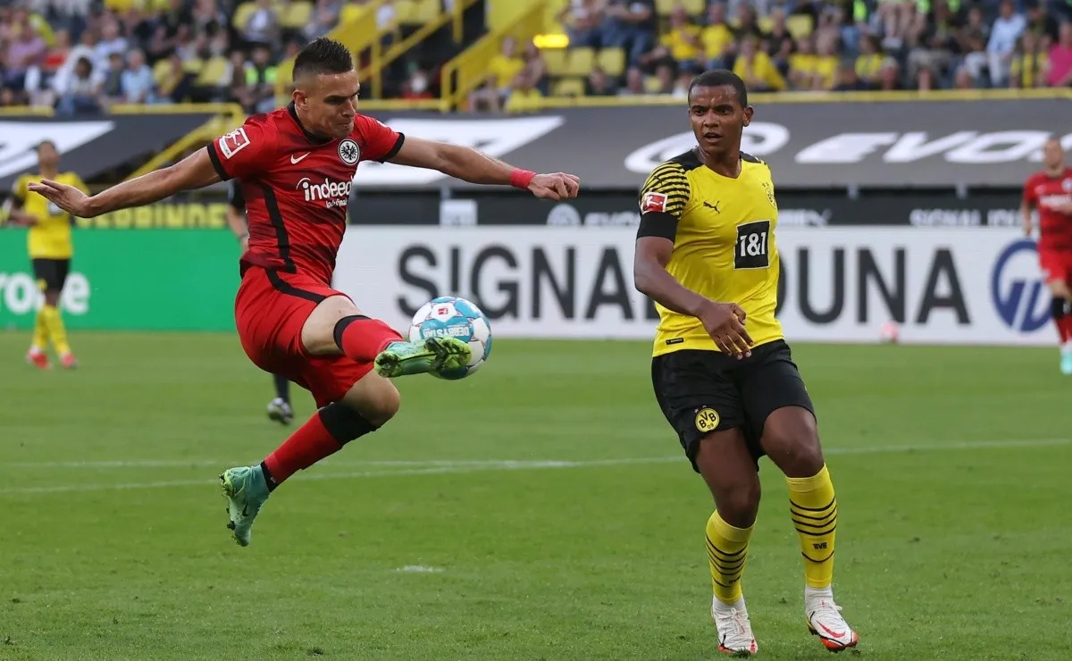 Rafael Santos Borré jugó los 90 minutos en la derrota de Eintracht Frankfurt contra el Borussia Dortmund por la primera fecha de la Bundesliga.