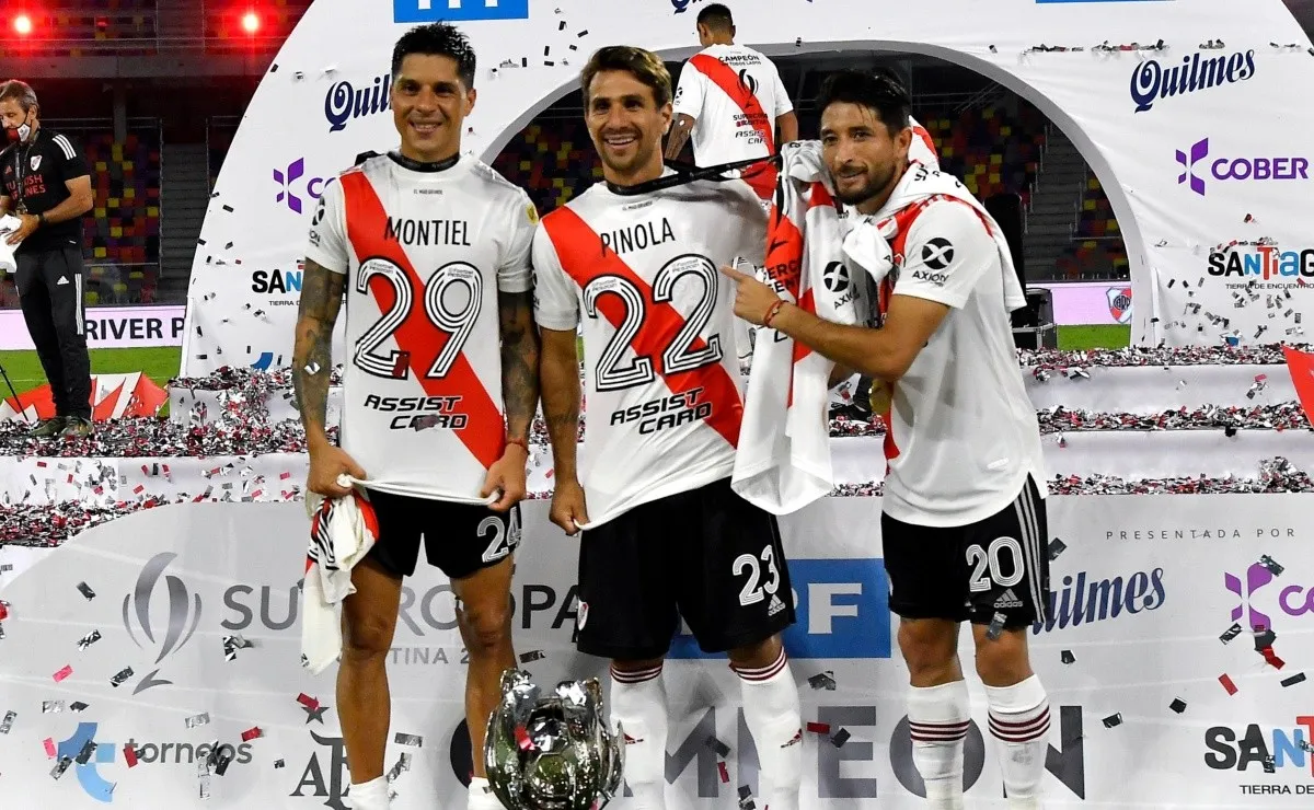 Enzo Pérez y Leonardo Ponzio ya habían tenido grandes gestos con sus compañeros que no pudieron estar en la final de la Supercopa contra Racing.
