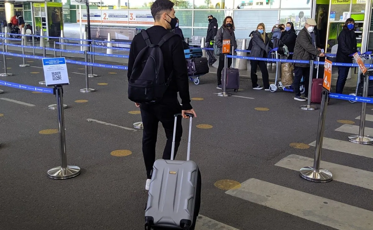 Cachete firmará contrato con el Sevilla por cinco temporadas y será compañero de Ocampos y Lamela.