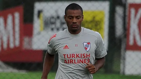 De la Cruz terminó el partido con Mineiro con una fatiga.