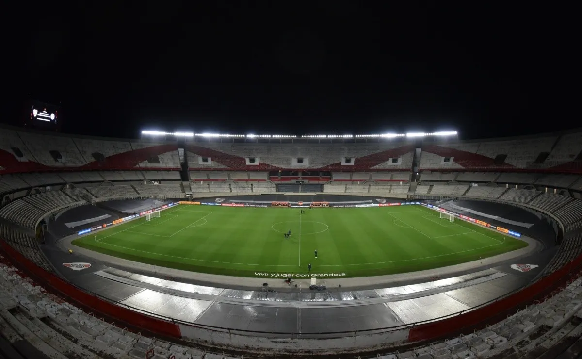 La Conmebol sancionó a River por incumplimientos en el reglamento.