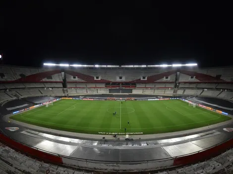Multaron a River por el riego del césped del Monumental