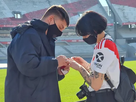 ¡Le propuso casamiento en pleno Monumental!