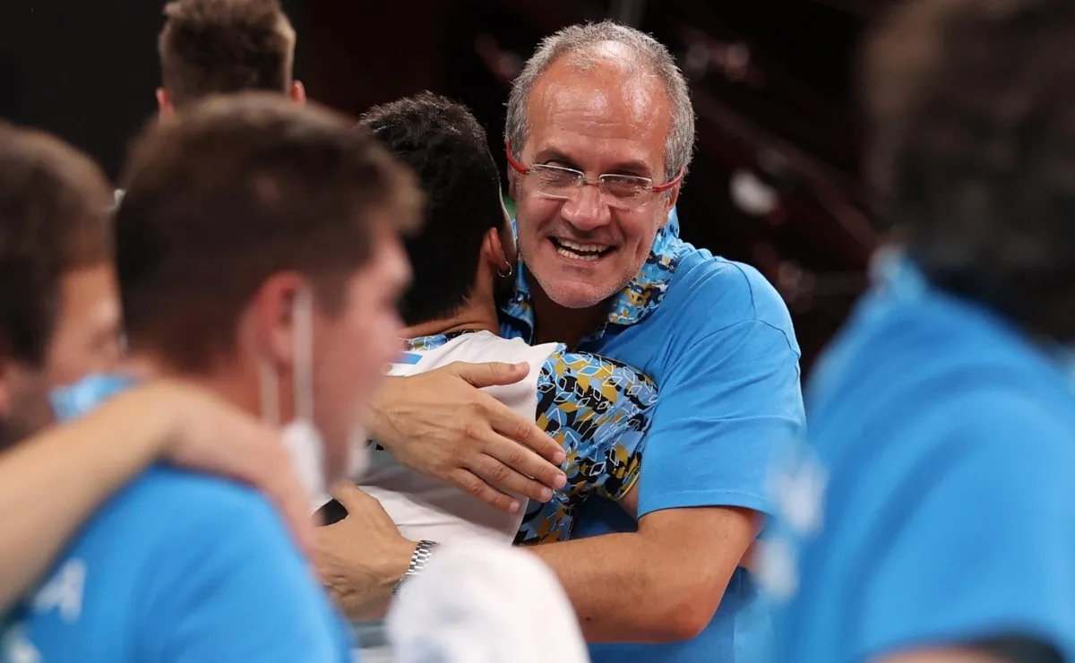 Marcelo Méndez, el DT de la Selección Argentina de Vóley que consiguió la medalla de Bronce en los Juegos Olímpicos de Tokio 2020.