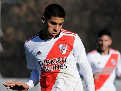 El enganche de la Reserva que se sube al avión rumbo a Mendoza