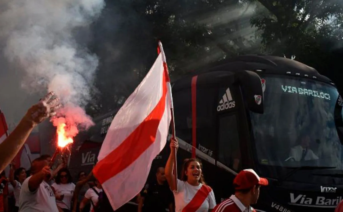 Los hinchas de River organizan un banderazo para la previa al superclásico por los octavos de final de la Copa Argentina, el mismo será en Puerto Madero.