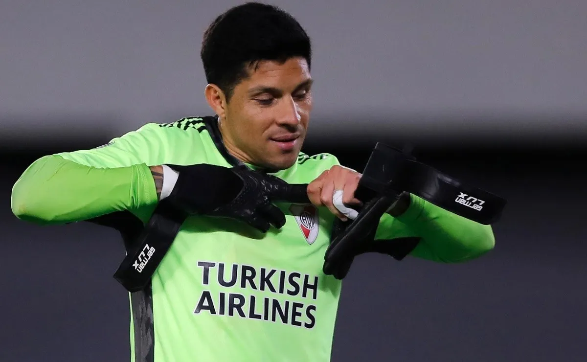 Enzo Pérez sorteará varias camisetas en un gran acto solidario