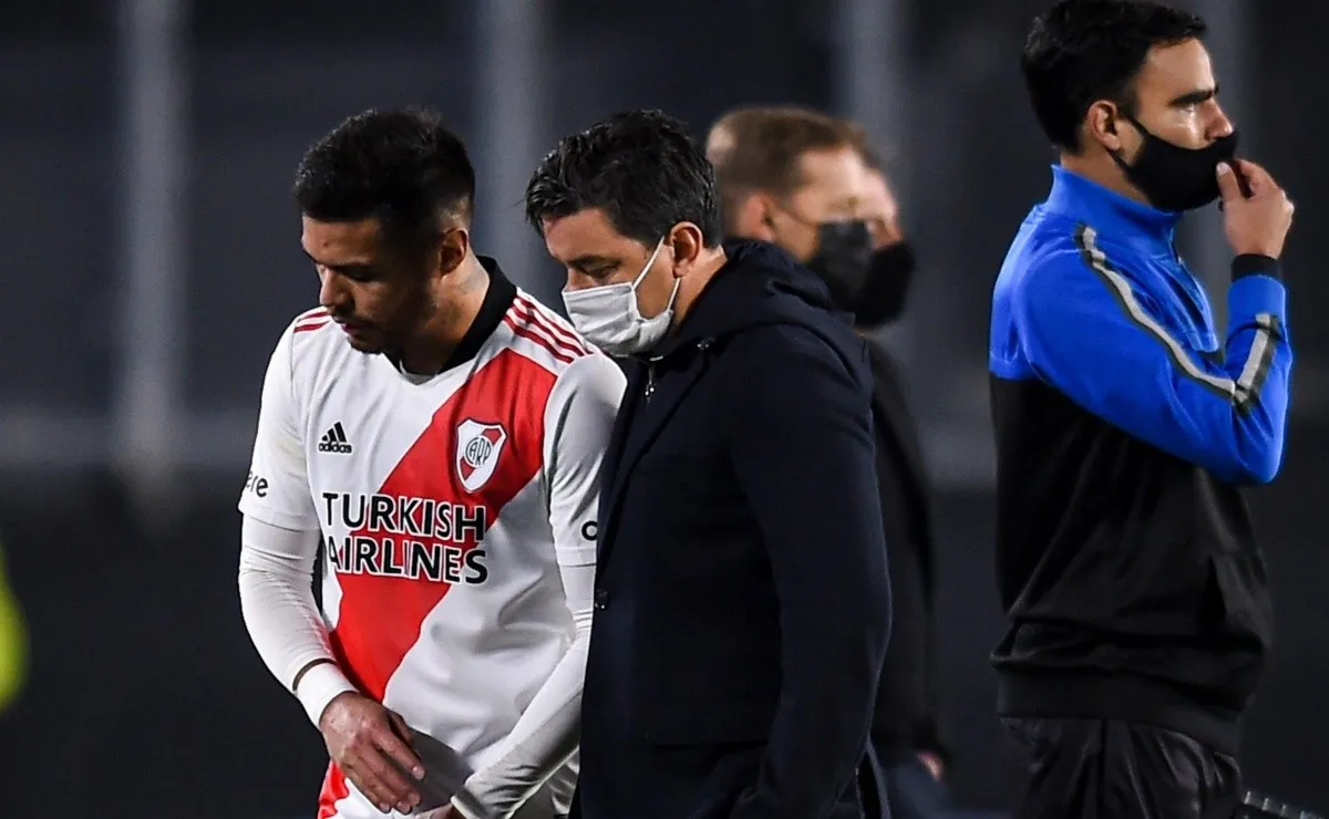 El chileno tuvo que abandonar la cancha ante Huracán.