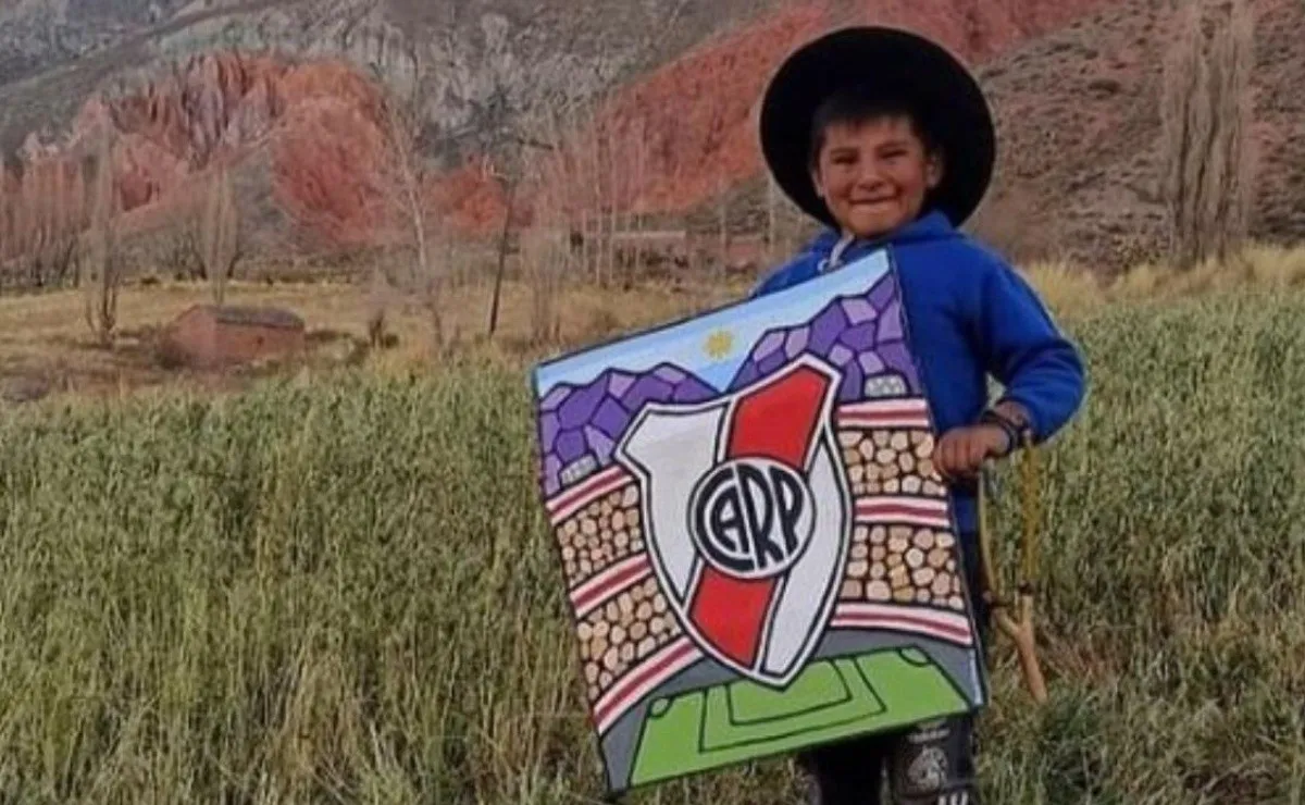 Enzo tiene 10 años y demostró con todo su corazón su amor por River.