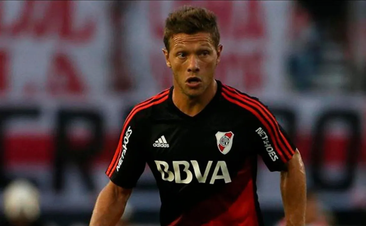 Nicolás Domingo le recomendó a Hernán Crespo que pruebe con Braian Romero como delantero de área.