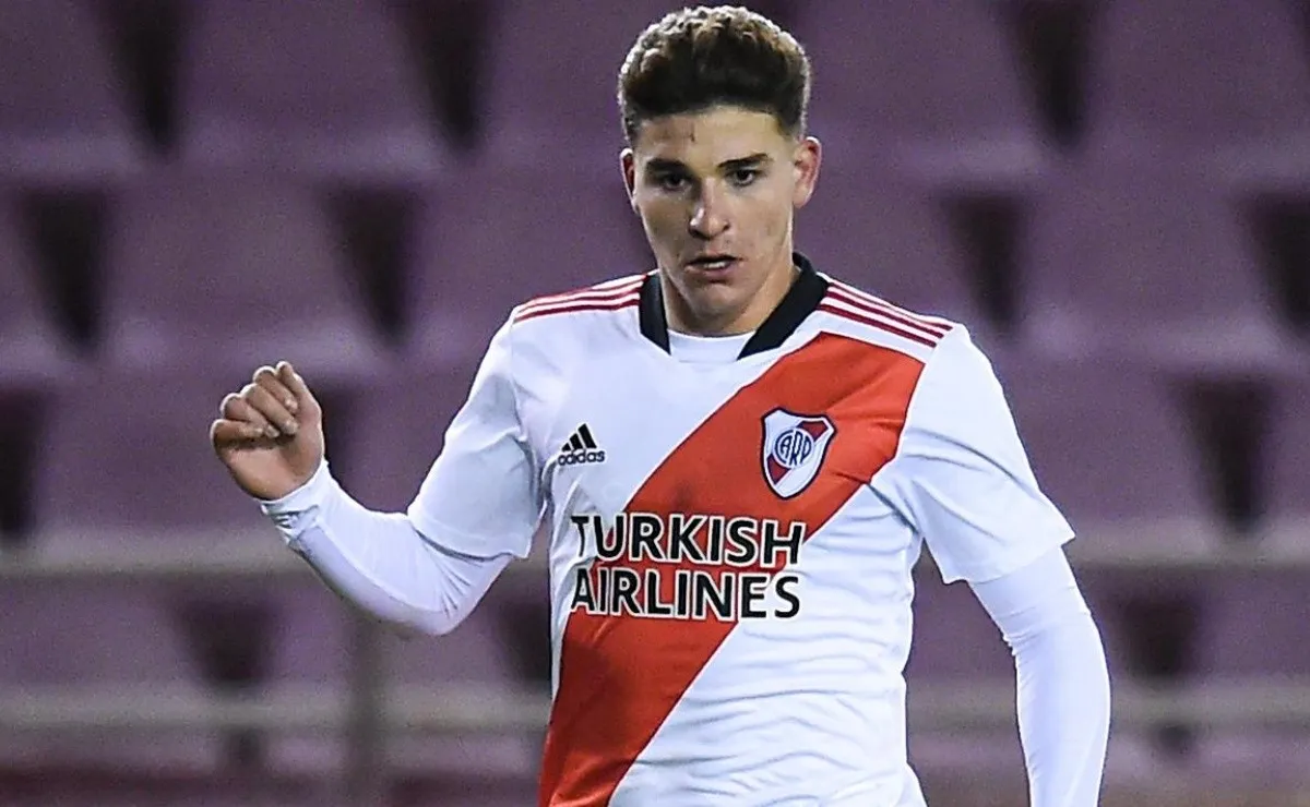 Julián Álvarez, una de las joyas de River podría emigrar ya que lo vino a buscar el Orlando City de la MLS con una oferta de más de 10 millones de dólares.