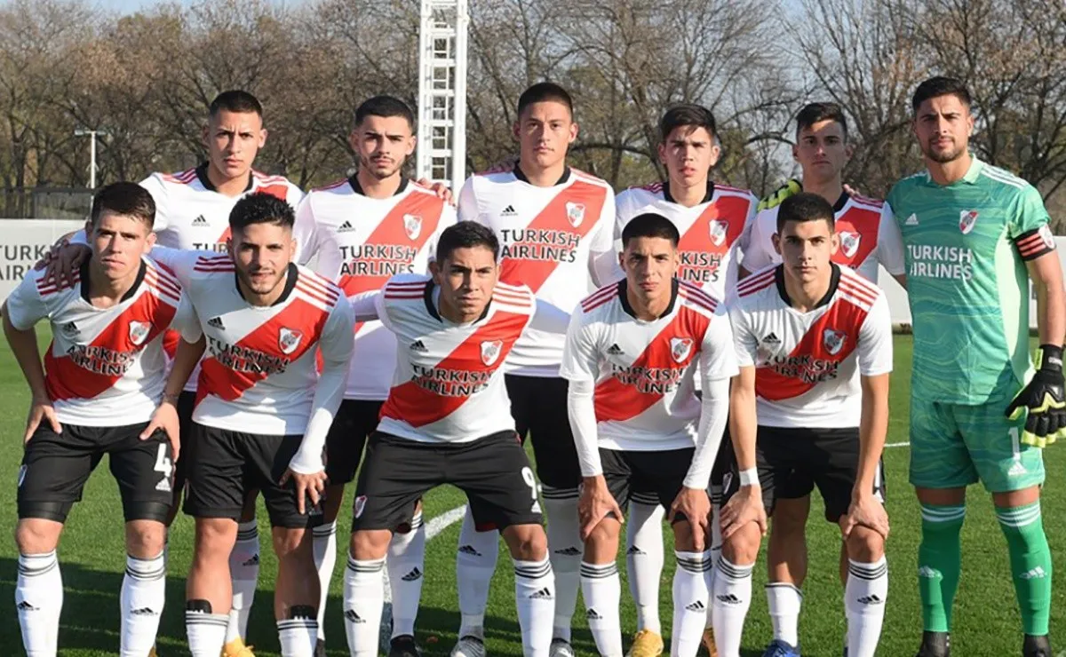 El Millonario se enfrenta con Huracán.