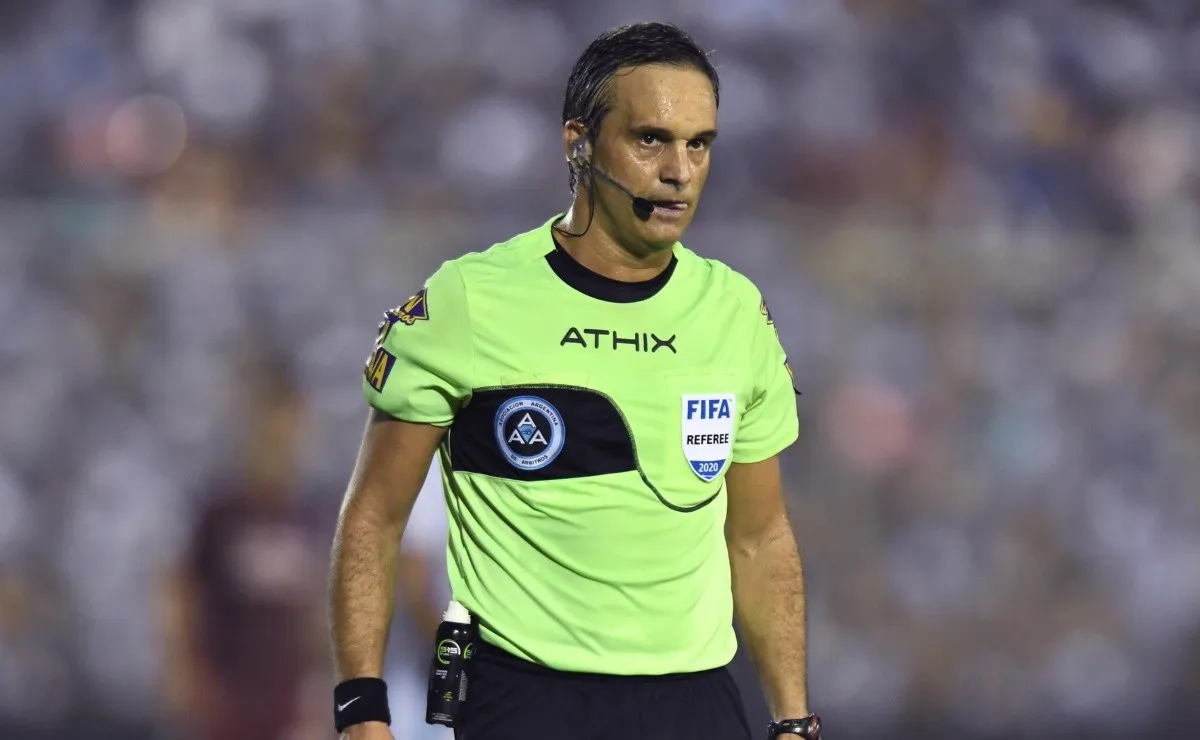 La AFA eligió a Loustau como árbitro para el Superclásico.