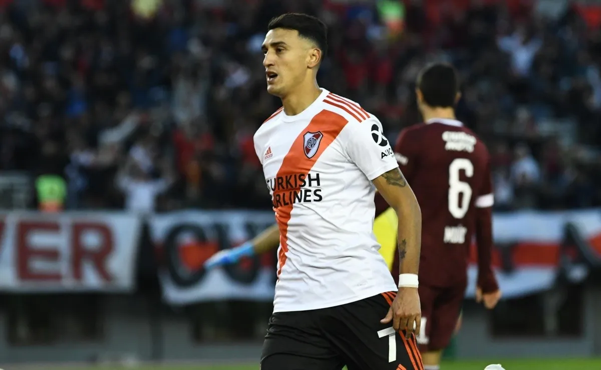 Matías Suárez brilló en el último duelo ante Lanús.