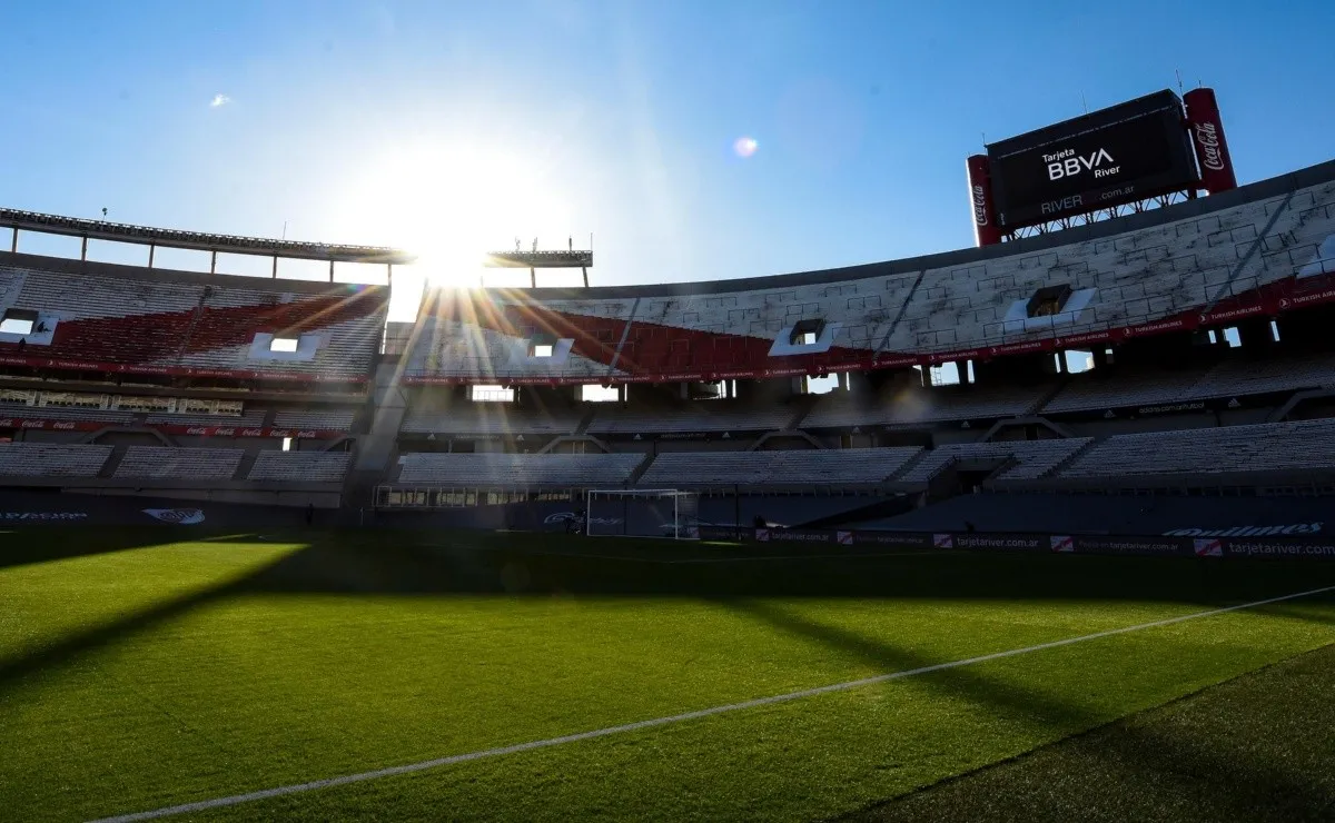 River buscará un triunfo ante Unión de Santa Fe por la segunda fecha de la Liga Profesional para mejorar sus números en el nuevo Monumental.