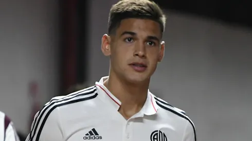 El Chino pasó a saludar a sus ex compañeros en Ezeiza.