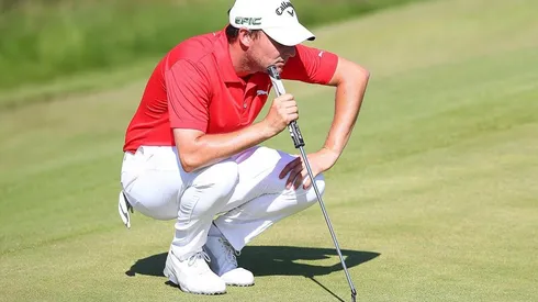 Emiliano Grillo volvió a mostrar su pasión por River, en esta oportunidad llevó unos zapatos al British Open con el escudo del Más Grande y la fecha de la Copa Eterna.