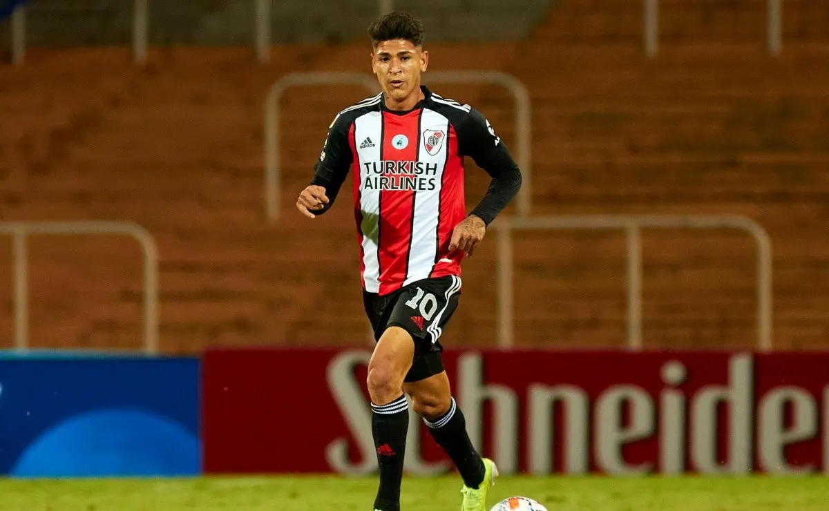 Jorge Carrascal podría dejar River, la Fiorentina de Italia habría posado los ojos en él y podría emigrar en este mercado de pases.