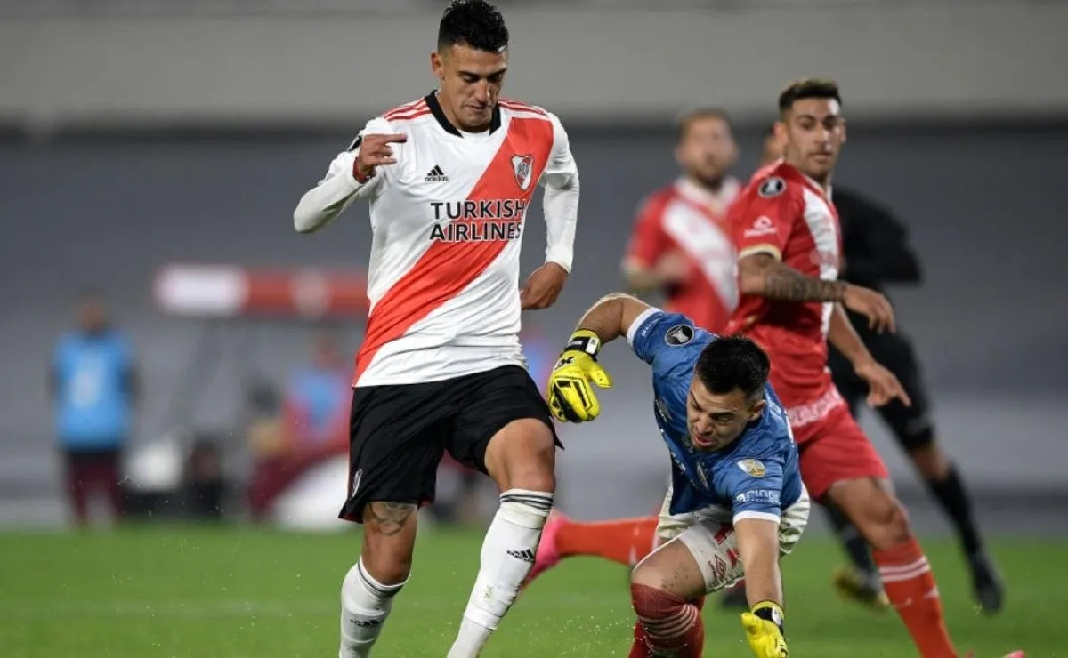 Lucas Chaves habló sobre la serie frente a River