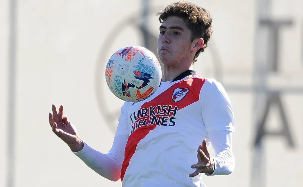 River acumuló cuatro victorias y dos derrotas frente a Estudiantes