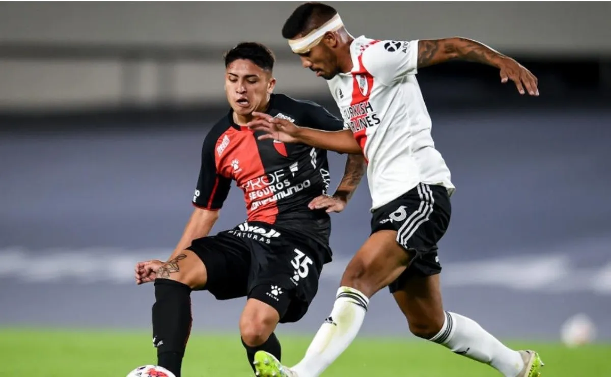 El futbolista de 18 años podría ser comprado por un grupo empresario para luego ser cedido a River.