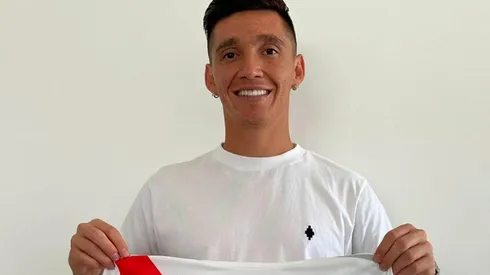 Matías Kranevitter recibió por parte de la dirigencia de River el Manto Sagrado con el número 5 y su apellido en la espalda, el tucumano es embajador del Más Grande.