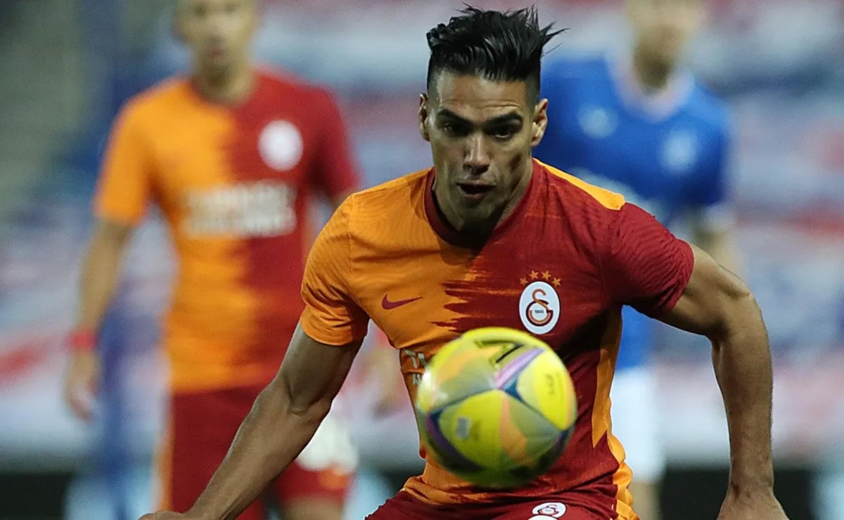 Radamel Falcao tiene contrato con Galatasaray hasta mediados del 2022.