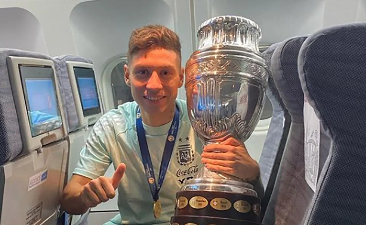 Cachete y el trofeo, la mejor compañía.