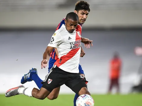 De La Cruz con un pie afuera del partido contra Argentinos