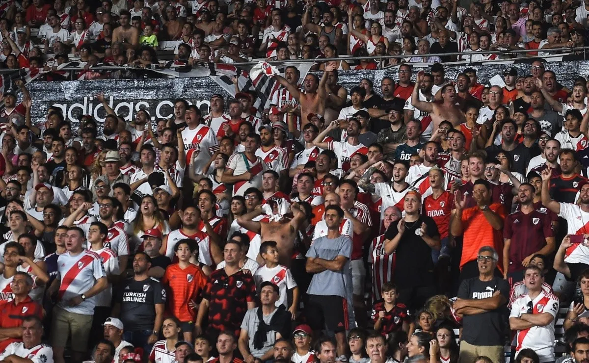 El hincha del Millonario anhela con poder volver a las tribunas del Monumental.