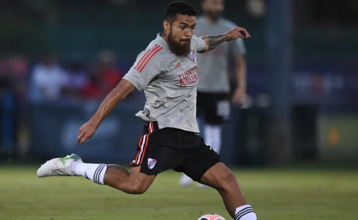 Marcelo Gallardo deberá resolver con qué esquema defensivo saldrá a jugar River contra Argentinos Juniors por los octavos de final de la Copa Libertadores.