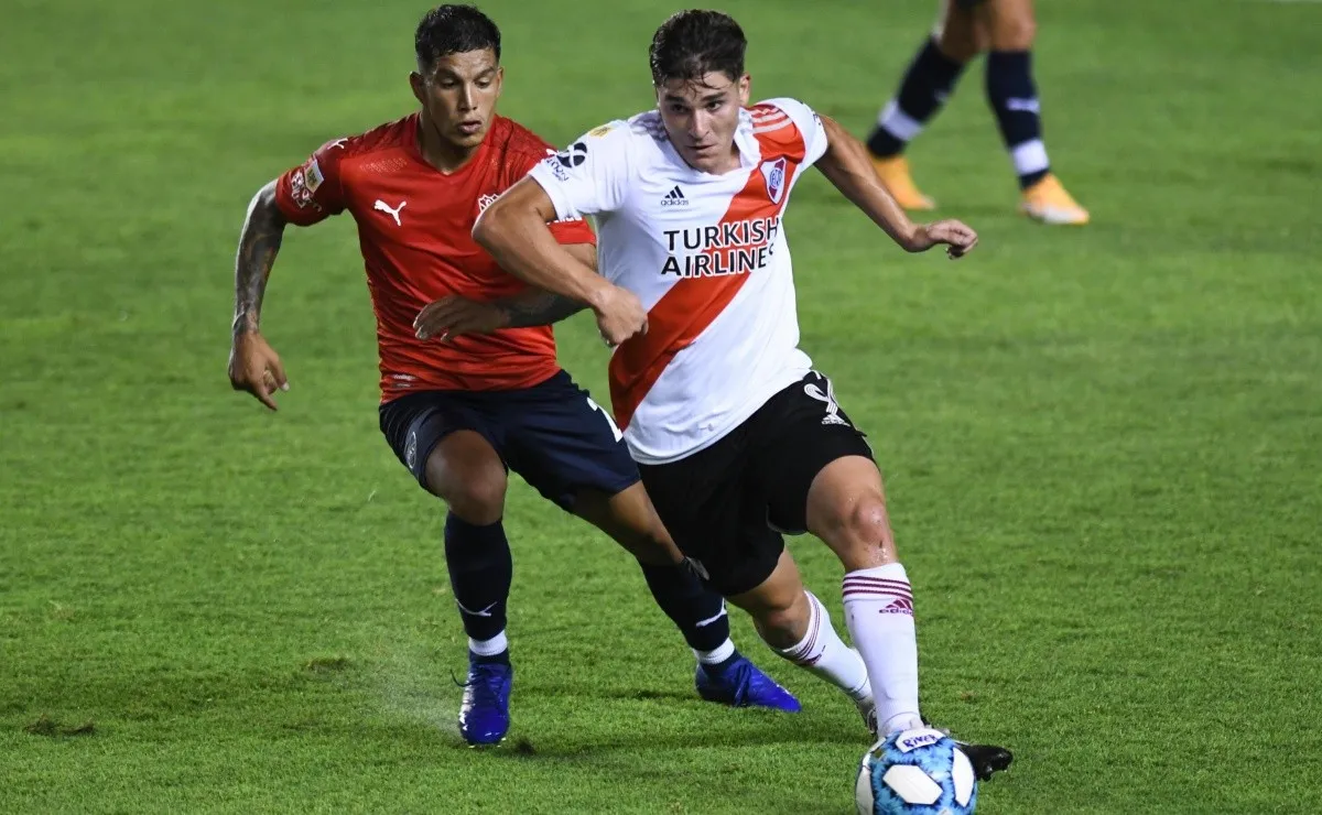 Julián Álvarez, figura de River, es seguido por dos importantes clubes del fútbol europeo. El atacante lleva 16 goles en 69 partidos jugados con el Manto Sagrado.