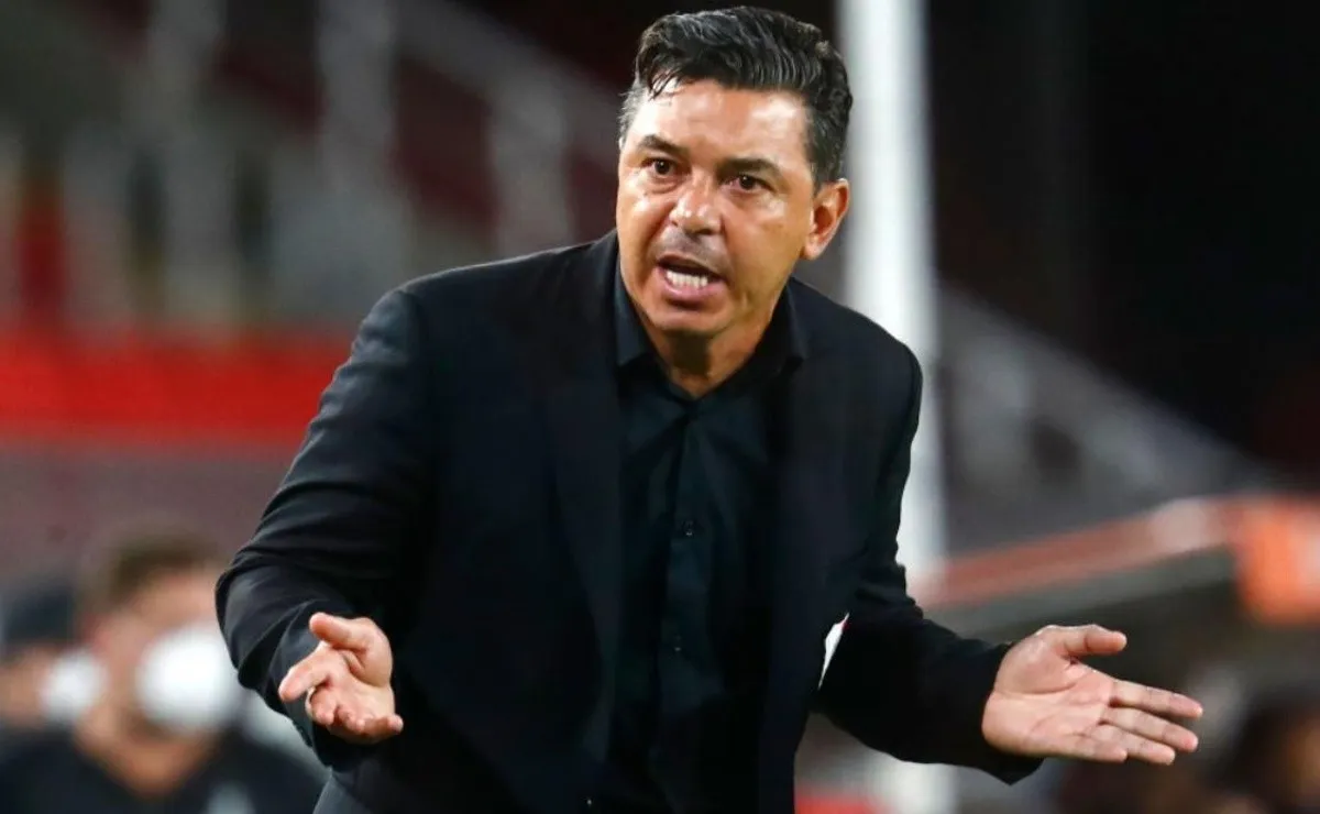 Marcelo Gallardo mostró cierta molestia por los cambios en el regreso.