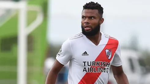 El defensor ex River que jugará para Venezuela.