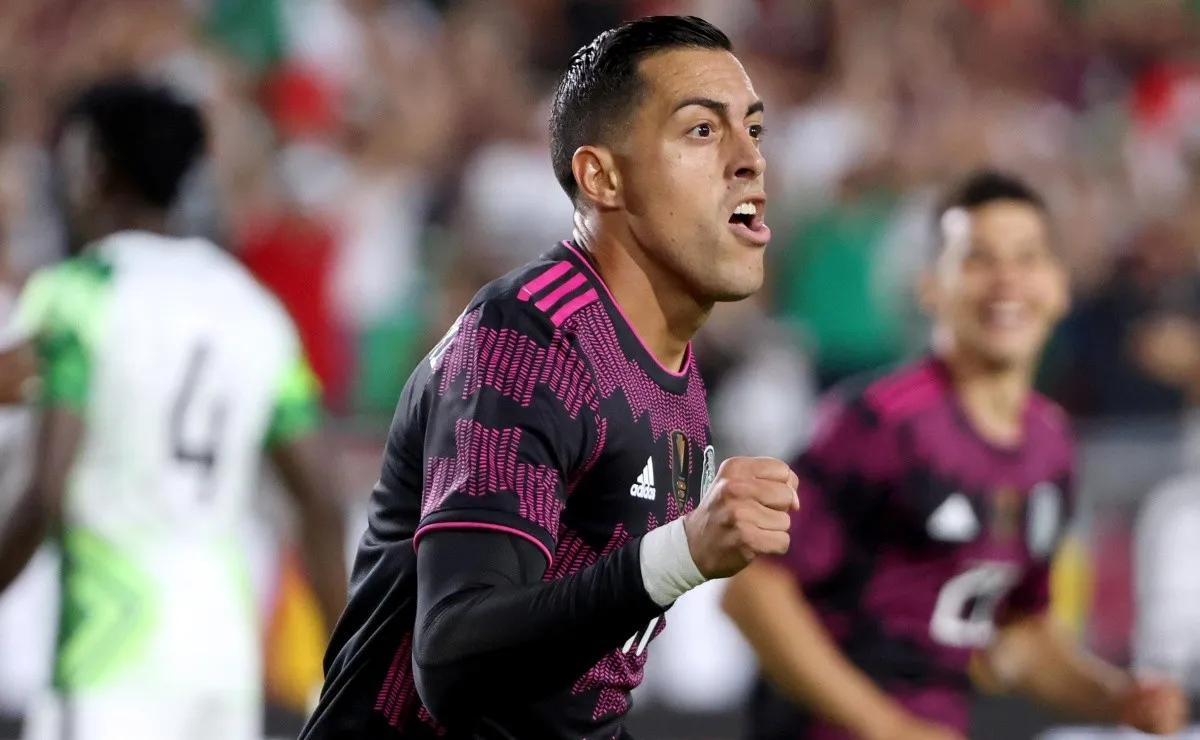 Rogelio Funes Mori convirtió su primer gol con la camiseta de México