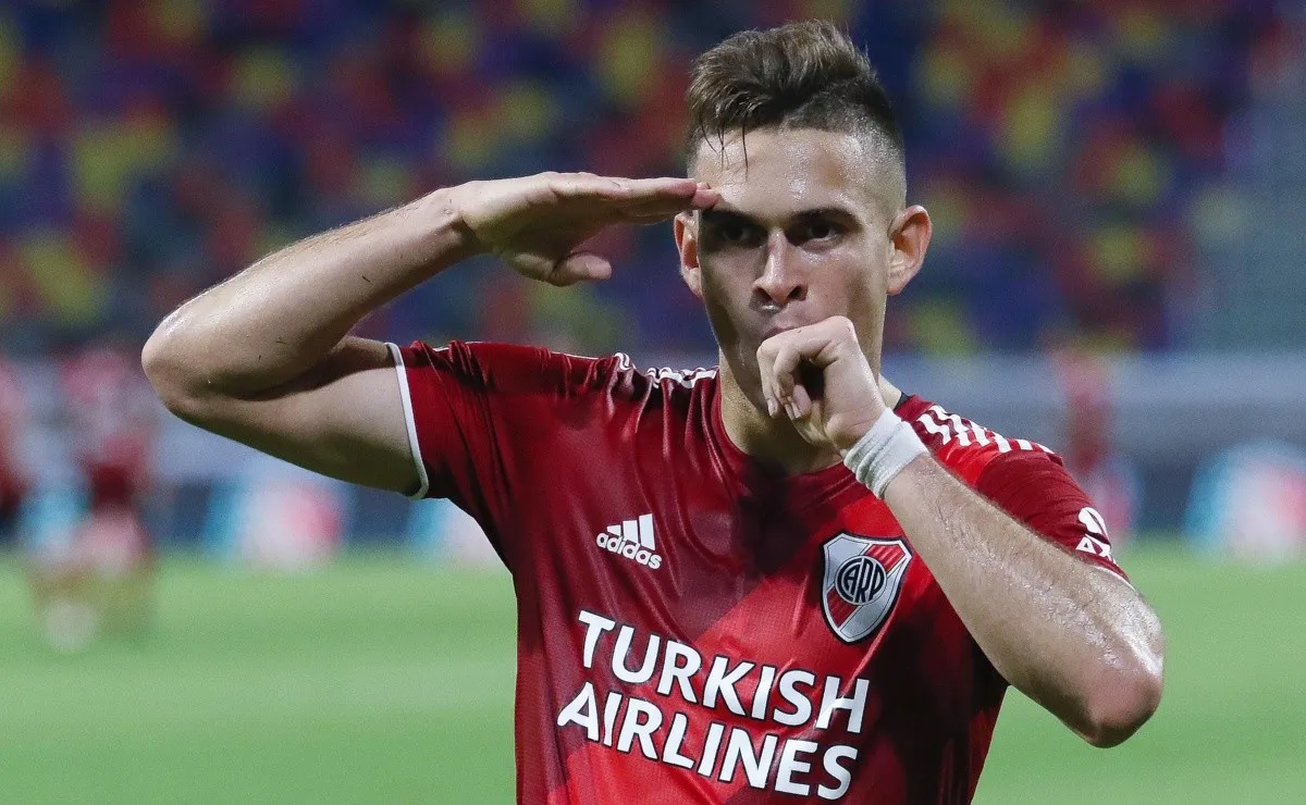 Rafael Santos Borré, que quedo libre de River el pasado 30 de junio continuará su carrera en el Eintracht Frankfurt de la Bundesliga, jugará la Europa League.