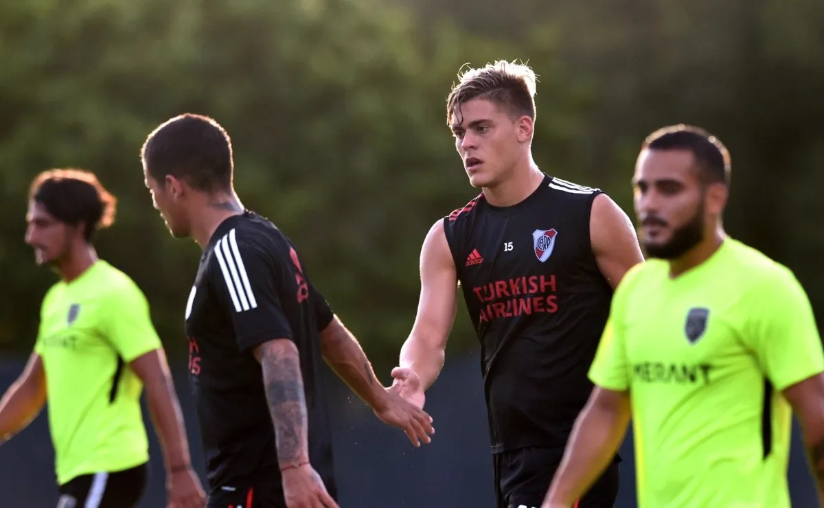 El goleador de la tarde fue Girotti con un doblete.