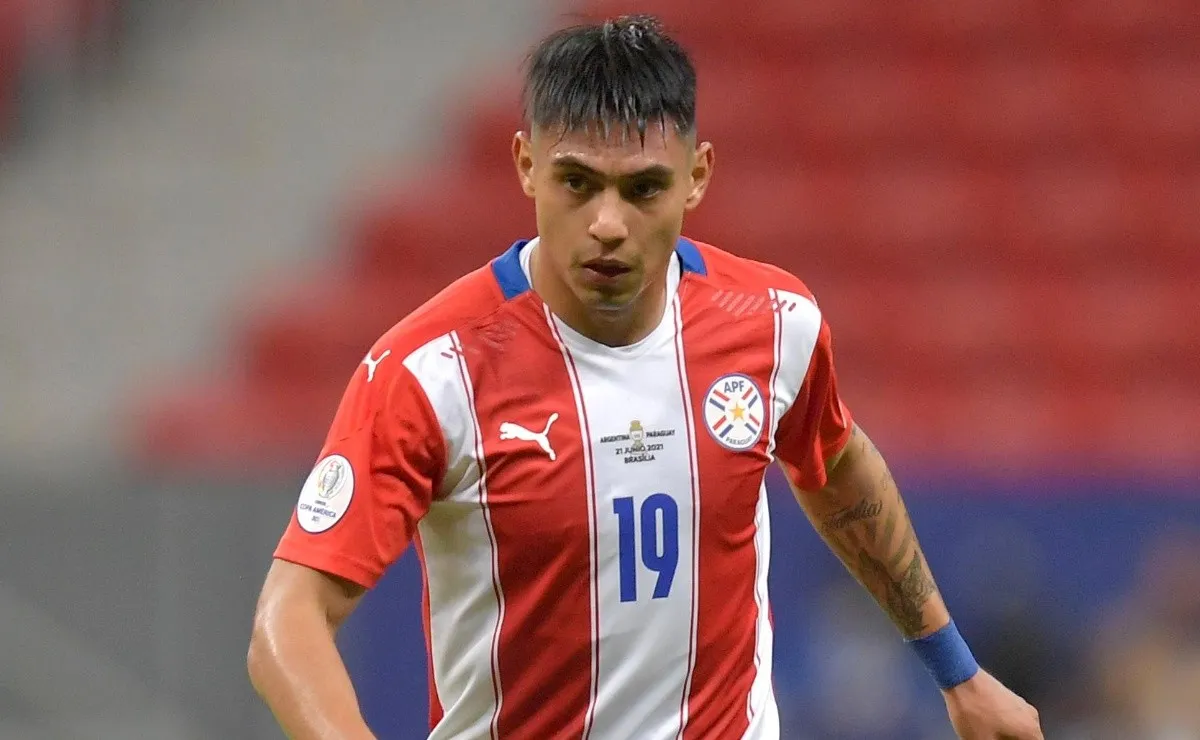 Santiago Arzamendia, el defensor paraguayo que interesa en River